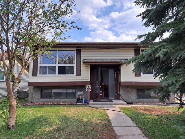135 Abadan Place Ne, House detached with 5 bedrooms, 2 bathrooms and 2 parking in Calgary AB | Image 1