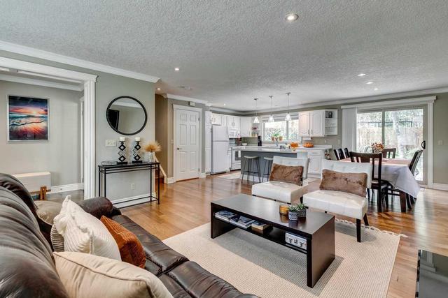 627 Strathcona Drive Sw, House detached with 5 bedrooms, 3 bathrooms and 4 parking in Calgary AB | Image 7