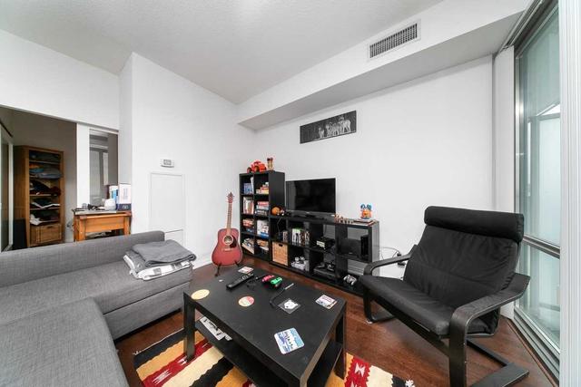 2801 - 832 Bay St, Condo with 1 bedrooms, 1 bathrooms and 0 parking in Toronto ON | Image 10