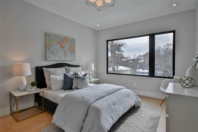 1b Ivy Ave, House detached with 3 bedrooms, 5 bathrooms and 2 parking in Toronto ON | Image 6