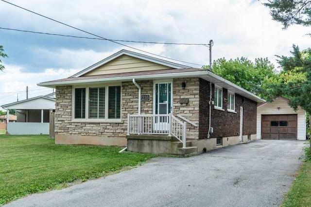 216 Nugent Dr, House detached with 3 bedrooms, 2 bathrooms and 6 parking in Hamilton ON | Image 3