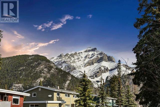 213, - 412 Squirrel Street, Condo with 1 bedrooms, 1 bathrooms and 1 parking in Banff AB | Image 2