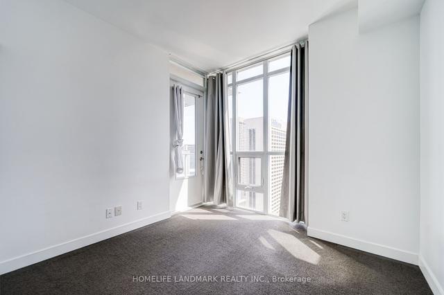 2608 - 126 Simcoe St, Condo with 3 bedrooms, 2 bathrooms and 1 parking in Toronto ON | Image 8