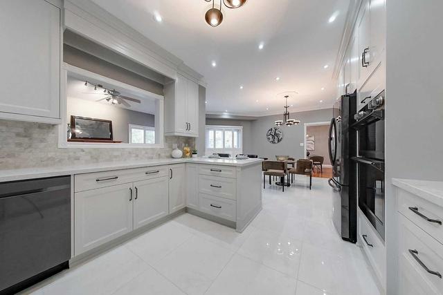 7327 Glamorgan Way, House detached with 4 bedrooms, 5 bathrooms and 5 parking in Mississauga ON | Image 6