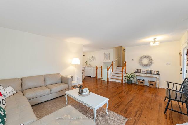 18 Townline, House detached with 3 bedrooms, 2 bathrooms and 4 parking in Orangeville ON | Image 40
