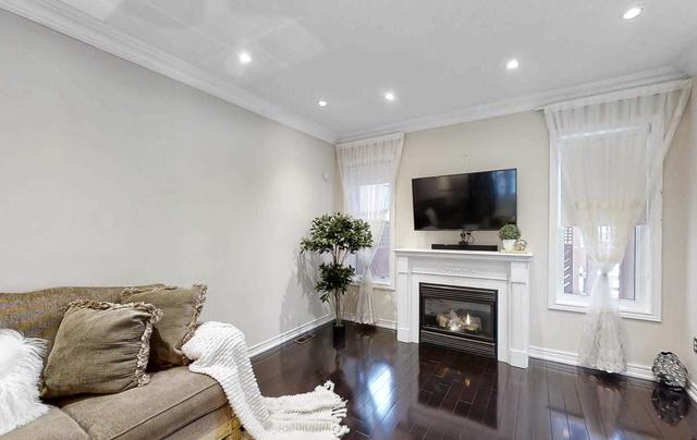 8 Harvest Crt, House attached with 3 bedrooms, 4 bathrooms and 6 parking in Richmond Hill ON | Image 36
