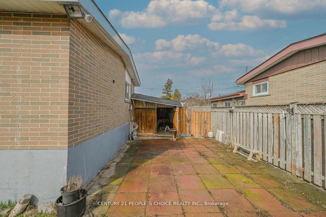 11 Checker Crt, House detached with 3 bedrooms, 2 bathrooms and 4 parking in Toronto ON | Image 39