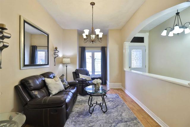 63 Shirley St, House attached with 3 bedrooms, 2 bathrooms and 0 parking in Toronto ON | Image 34