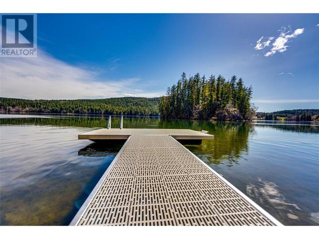 661 Park Road, House detached with 3 bedrooms, 2 bathrooms and 8 parking in Columbia Shuswap D BC | Image 1