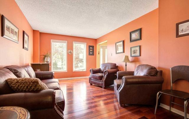 721 Barnes Cres, House detached with 4 bedrooms, 3 bathrooms and 2 parking in Oshawa ON | Image 3