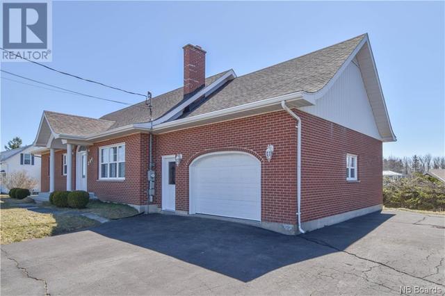 584 Saulnier Ouest Street, House detached with 4 bedrooms, 2 bathrooms and null parking in Tracadie NB | Image 5