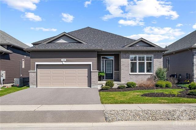 326 Equinelle Drive, House detached with 3 bedrooms, 2 bathrooms and 4 parking in North Grenville ON | Image 2