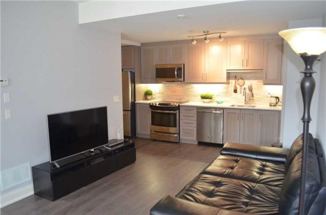 Th102 - 78 Canterbury Pl, Townhouse with 1 bedrooms, 2 bathrooms and 2 parking in Toronto ON | Image 3