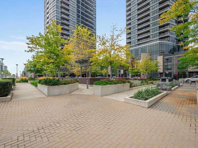 1809 - 1 Valhalla Inn Rd, Condo with 2 bedrooms, 2 bathrooms and 1 parking in Toronto ON | Image 25