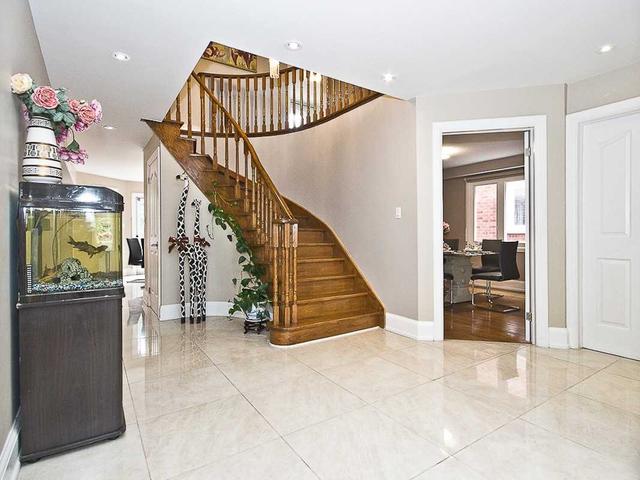 20 Canterbury Crt, House detached with 4 bedrooms, 4 bathrooms and 6 parking in Richmond Hill ON | Image 34