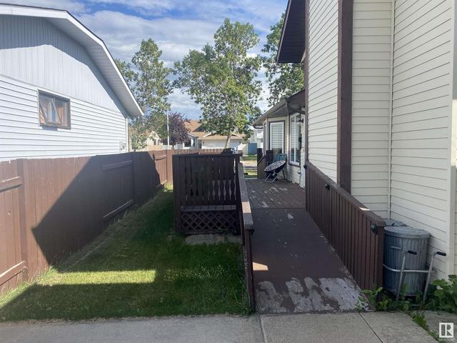 17008 91 St Nw, House detached with 3 bedrooms, 2 bathrooms and null parking in Edmonton AB | Card Image