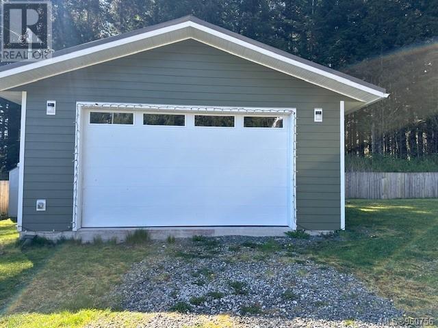 8385 Marlboro Rd, House detached with 3 bedrooms, 2 bathrooms and 4 parking in Port Hardy BC | Image 6