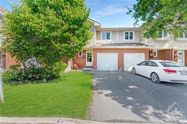 485 Sidney Drive, Townhouse with 3 bedrooms, 3 bathrooms and 2 parking in Ottawa ON | Image 1