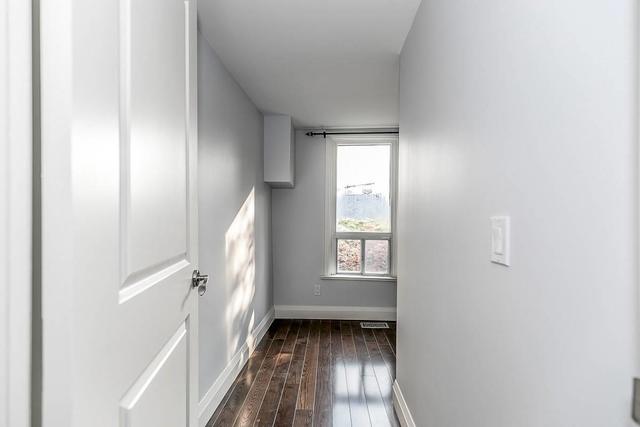 257 Claremont St, House attached with 2 bedrooms, 2 bathrooms and 0 parking in Toronto ON | Image 17