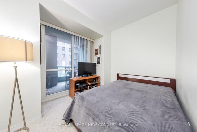 1306 - 7 King St E, Condo with 2 bedrooms, 2 bathrooms and 1 parking in Toronto ON | Image 8
