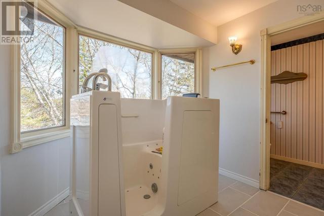 35 Karen Crescent, House detached with 5 bedrooms, 3 bathrooms and null parking in Halifax NS | Image 29