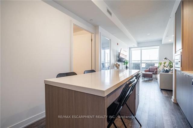 a326 - 5230 Dundas St, Condo with 1 bedrooms, 1 bathrooms and 1 parking in Burlington ON | Image 2