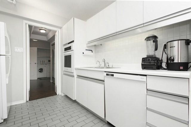 ph8 - 447 Walmer Rd, Condo with 1 bedrooms, 2 bathrooms and 1 parking in Toronto ON | Image 26