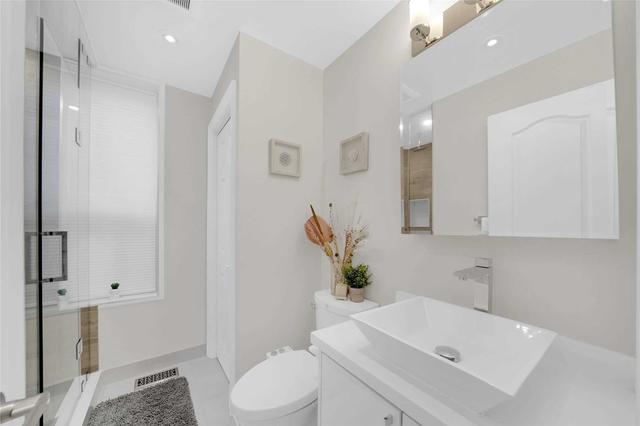 8 D'arcy St, House attached with 4 bedrooms, 3 bathrooms and 0 parking in Toronto ON | Image 20