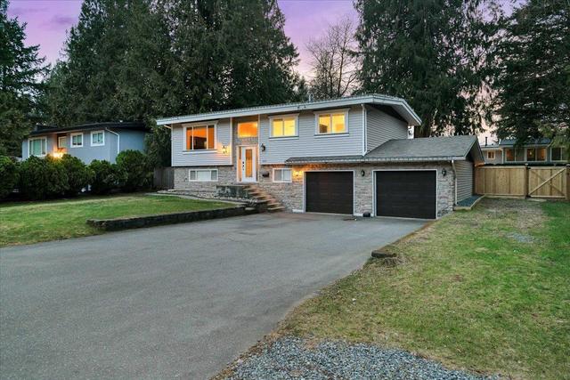 4019 196a Street, House detached with 4 bedrooms, 2 bathrooms and 6 parking in Langley BC | Image 2