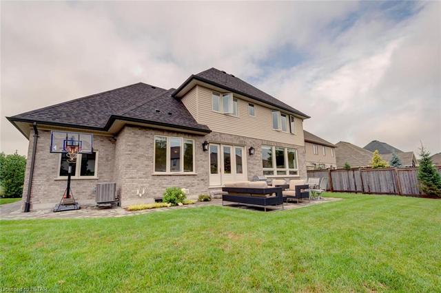 2128 Creekridge Bend, House detached with 4 bedrooms, 3 bathrooms and 5 parking in London ON | Image 45