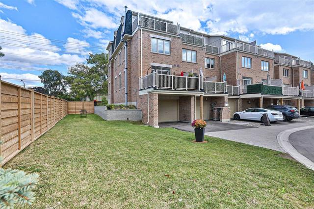 1044b Islington Ave, House attached with 3 bedrooms, 4 bathrooms and 2 parking in Toronto ON | Image 24