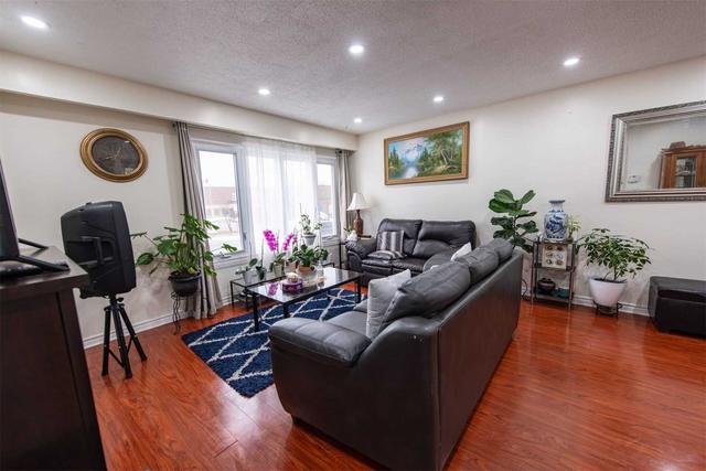 138 Kingswood Dr, House semidetached with 3 bedrooms, 3 bathrooms and 3 parking in Brampton ON | Image 37