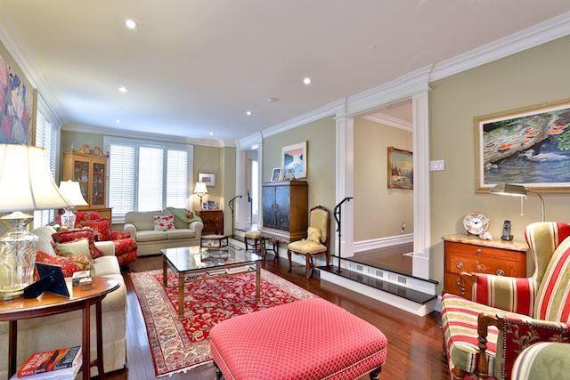 30 Hedgewood Rd, House detached with 3 bedrooms, 4 bathrooms and 6 parking in Toronto ON | Image 3