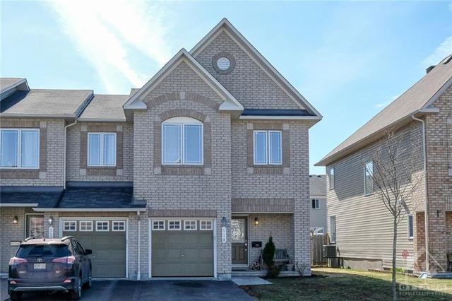 628 Glastonbury Walk, Townhouse with 4 bedrooms, 3 bathrooms and 3 parking in Ottawa ON | Image 1