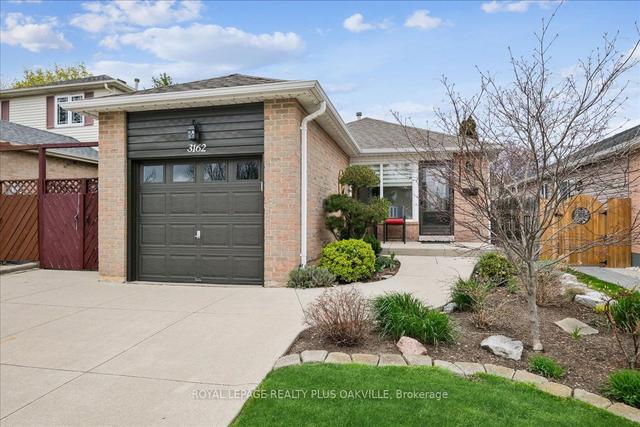 3162 Cantelon Cres, House detached with 3 bedrooms, 2 bathrooms and 5 parking in Mississauga ON | Image 1