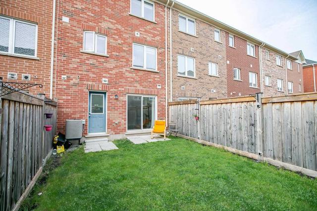 53 Ariel Rd S, House attached with 3 bedrooms, 4 bathrooms and 2 parking in Brampton ON | Image 33