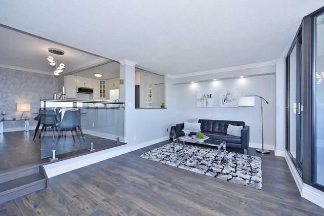 801 - 70 Baif Blvd, Condo with 2 bedrooms, 2 bathrooms and 2 parking in Richmond Hill ON | Image 4
