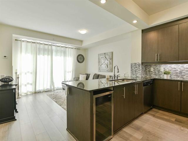 307 - 45 Yorkland Blvd, Condo with 1 bedrooms, 1 bathrooms and 1 parking in Brampton ON | Image 4