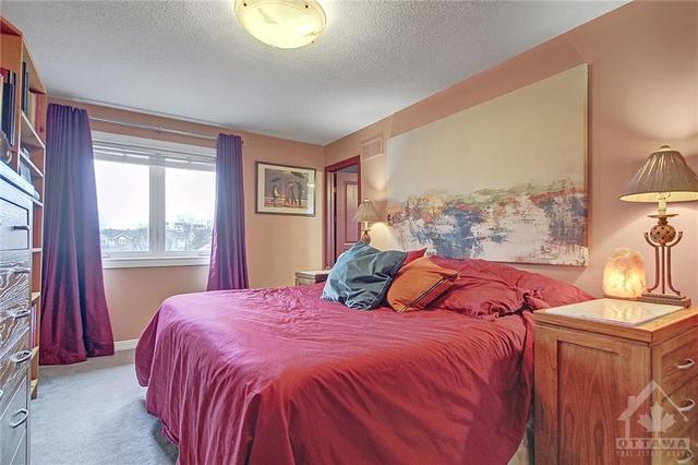 4 Cambray Lane, Townhouse with 3 bedrooms, 3 bathrooms and 3 parking in Ottawa ON | Image 19