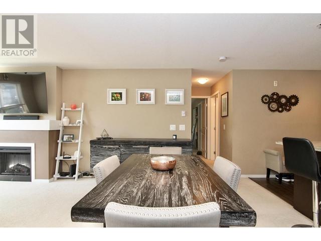 301 - 700 Klahanie Drive, Condo with 2 bedrooms, 2 bathrooms and 2 parking in Port Moody BC | Image 10
