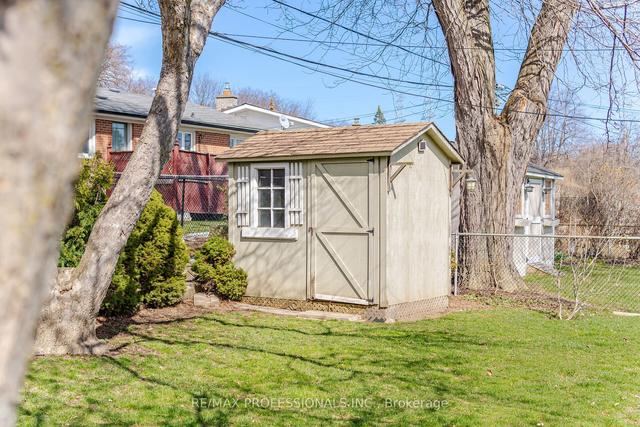 24 Brunner Dr, House detached with 3 bedrooms, 2 bathrooms and 3 parking in Toronto ON | Image 29