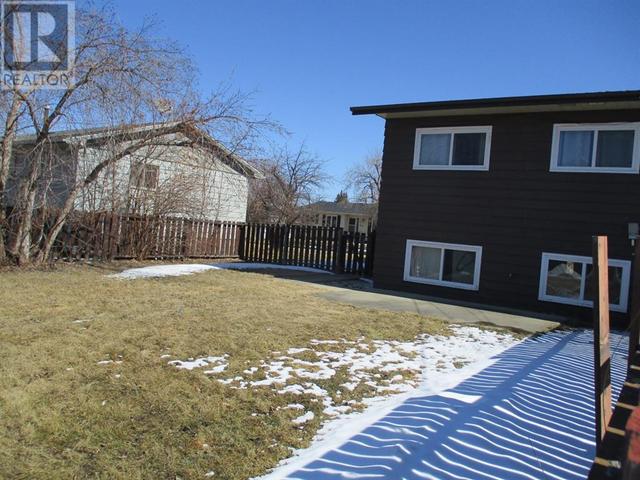 308 2nd Street, House semidetached with 4 bedrooms, 2 bathrooms and 2 parking in Manning AB | Image 17