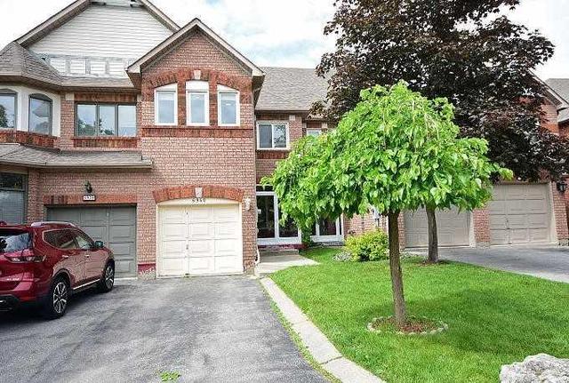 6940 Guardian Crt, House attached with 4 bedrooms, 4 bathrooms and 2 parking in Mississauga ON | Image 2