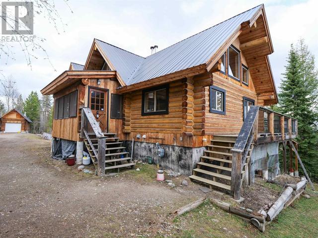 1686 Brennen Road, House detached with 3 bedrooms, 3 bathrooms and null parking in Cariboo B BC | Image 6