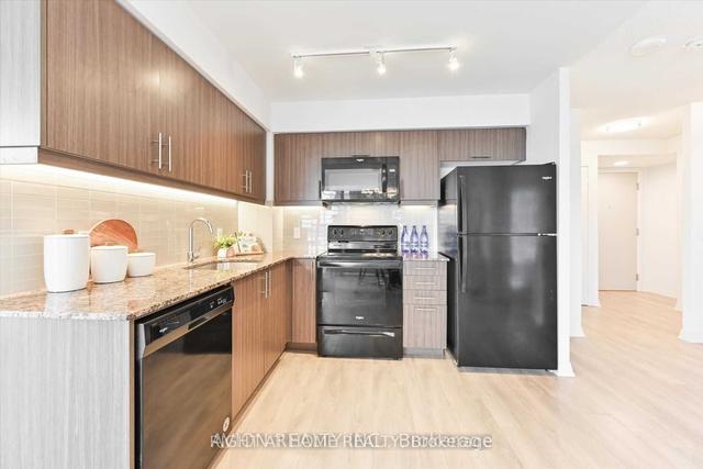 2102 - 30 Meadowglen Pl, Condo with 2 bedrooms, 2 bathrooms and 0 parking in Toronto ON | Image 3