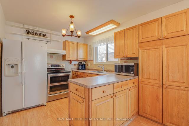 3 Northwood Dr, House detached with 3 bedrooms, 2 bathrooms and 6 parking in Brampton ON | Image 3