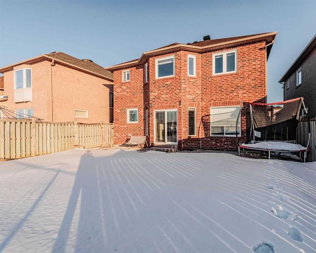 22 Collingwood Ave, House detached with 4 bedrooms, 3 bathrooms and 6 parking in Brampton ON | Image 33
