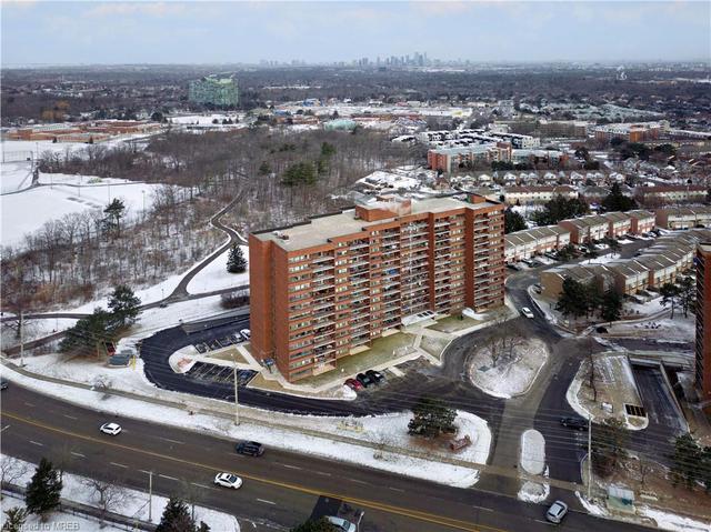 409 - 3501 Glen Erin Drive, House attached with 2 bedrooms, 1 bathrooms and 2 parking in Mississauga ON | Image 12