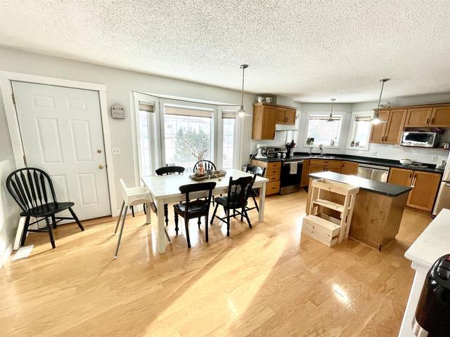 5008 47 Street, House detached with 4 bedrooms, 2 bathrooms and 4 parking in Wainwright No. 61 AB | Image 16