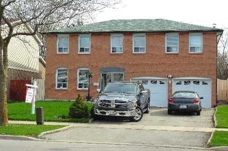 32 Mikado Cres, House detached with 2 bedrooms, 1 bathrooms and 1 parking in Brampton ON | Card Image